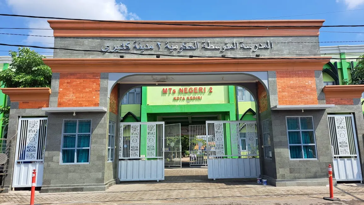 Gerbang utama MTsN 2 Kota Kediri