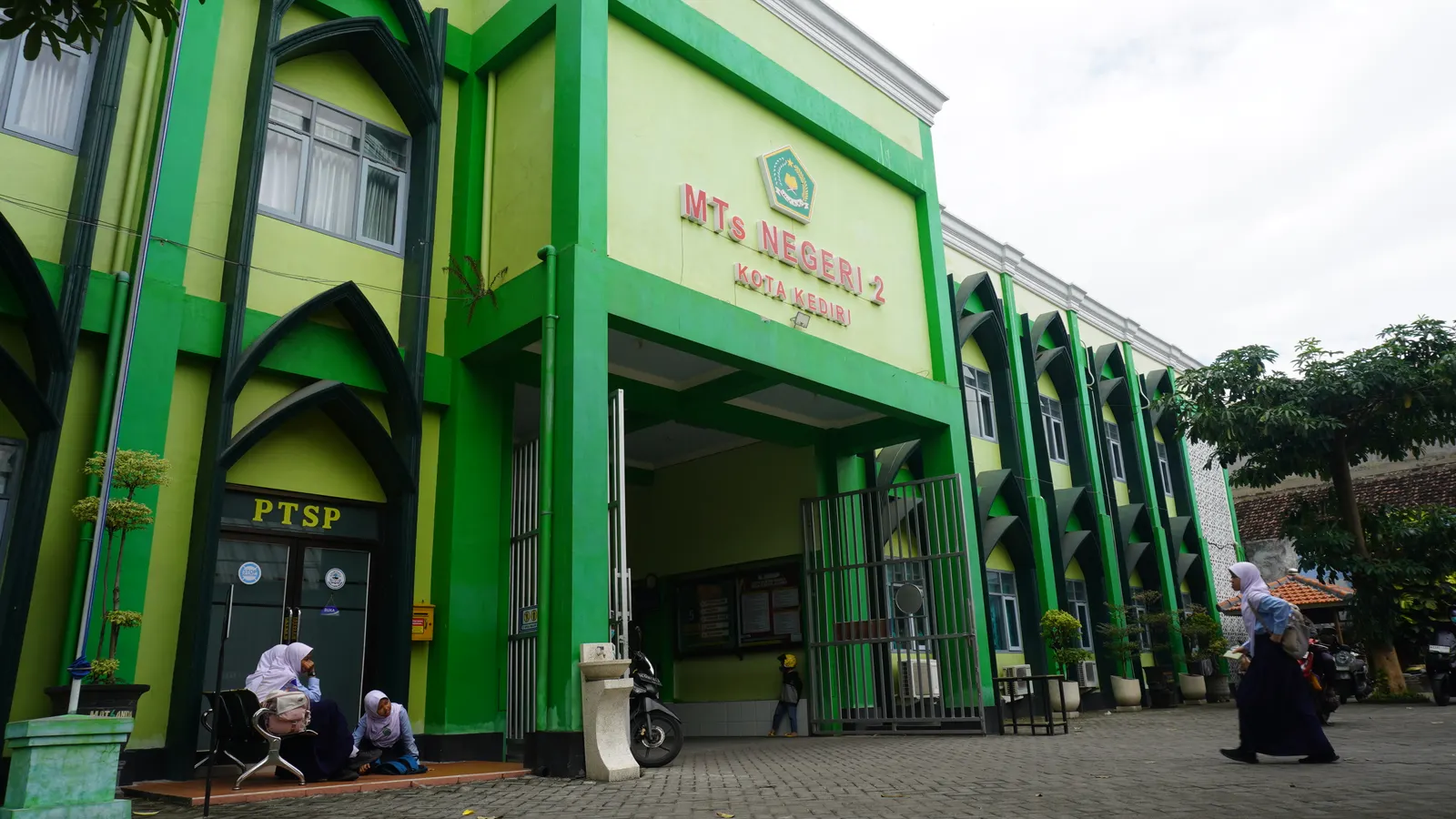 Lingkungan Madrasah MTsN 2 Kota Kediri