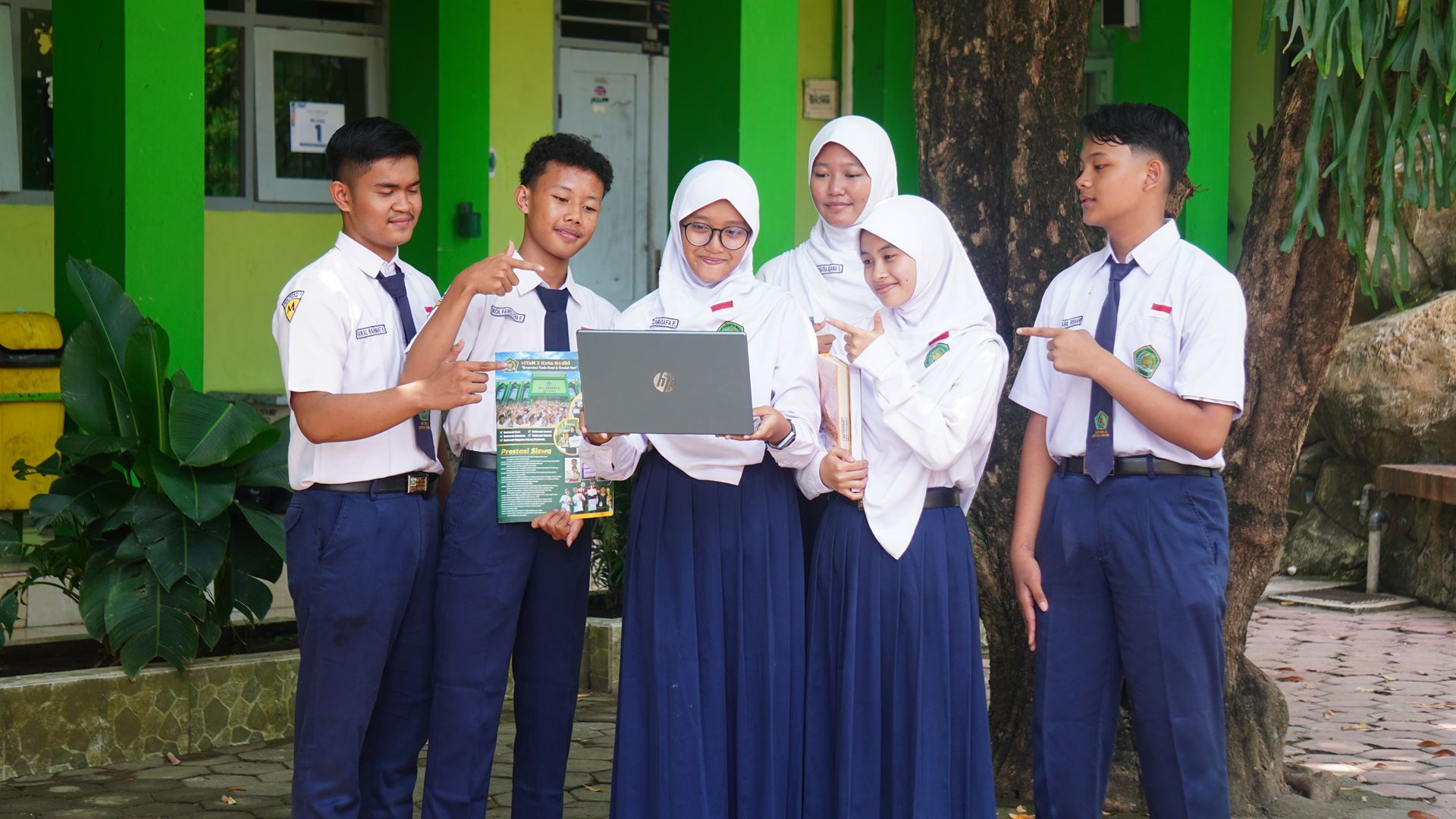 Laboratorium Sains & Komputer